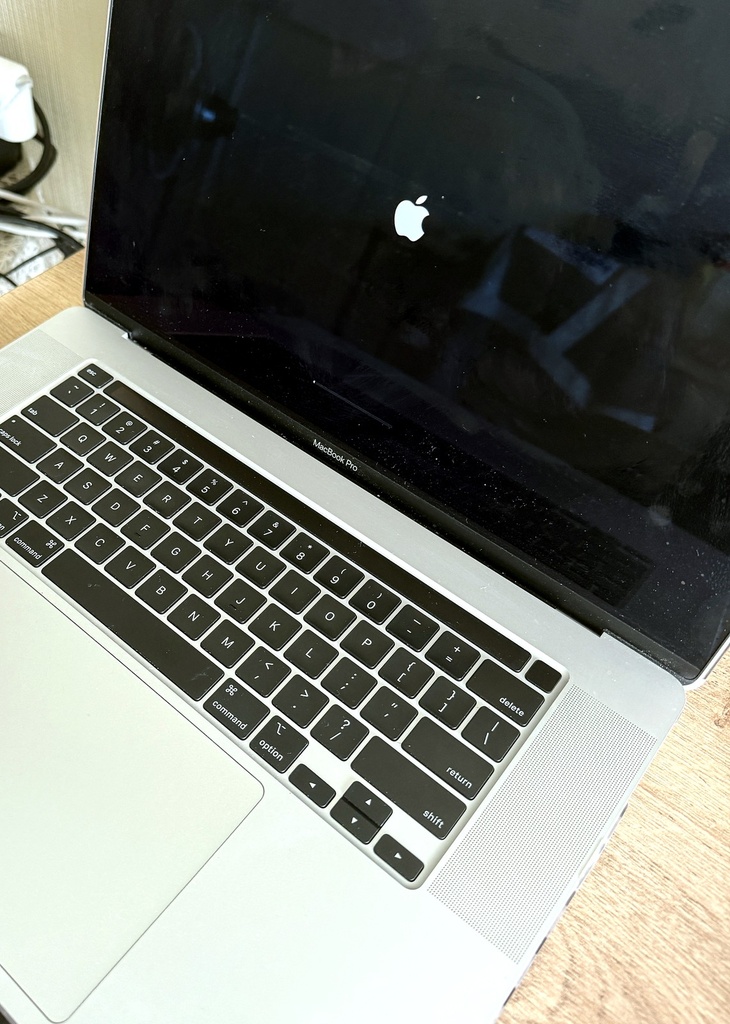 MacBook Pro 16 2019 i9 32GB 1TB SSD Radeon 5500M 4GB (Reacondicionado)